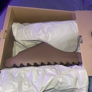 Yeezy slide “core”